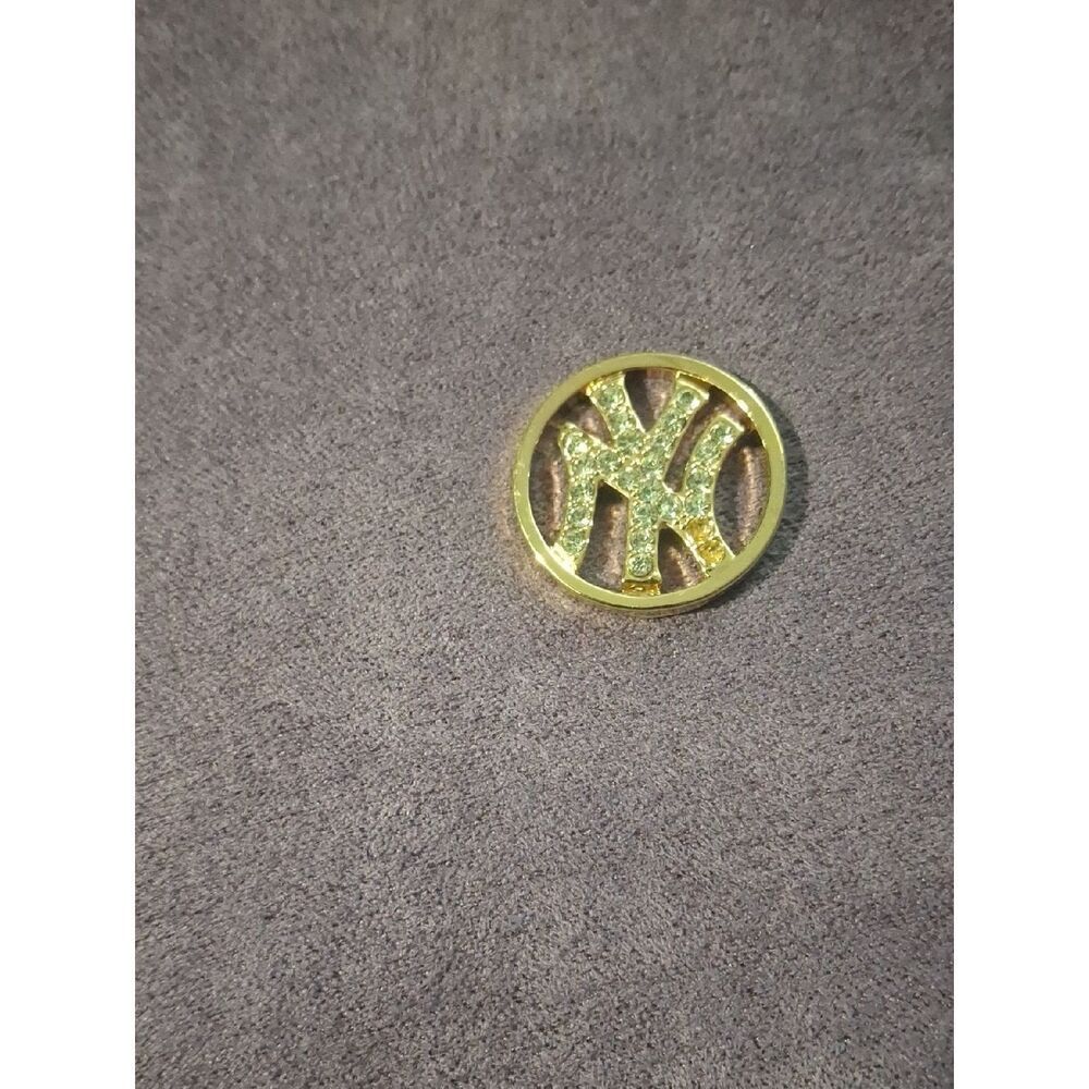 Gold-Tone NY Logo Rhinestone Plate For Floating Lockets